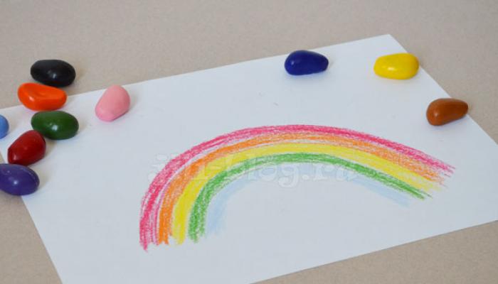 How to teach a child to distinguish colors?